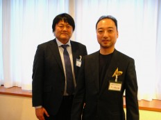 野口新会長（右）と千葉前会長